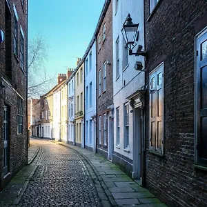 Spirit Of Prince Street Hull Old Town , Kingston upon Hull United Kingdom